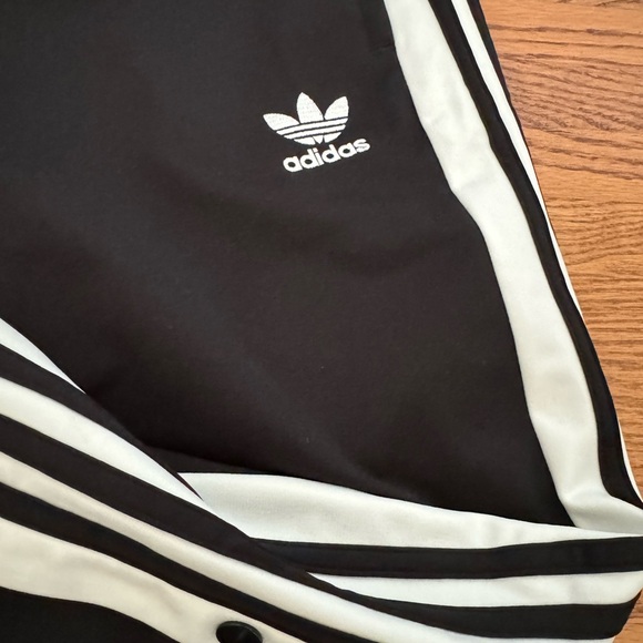 Never worn rip off pants - Picture 2 of 2